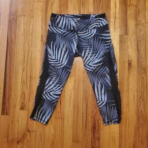 Old Navy Cropped Leggings - L